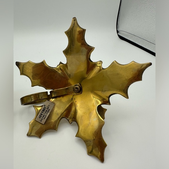 2 VTG Brass Poinsettia Holly Candle Stick Holders - Century Distinctive Gift - Picture 7 of 14